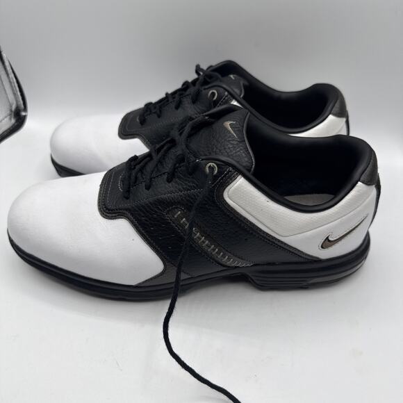 Athletic_Shoes